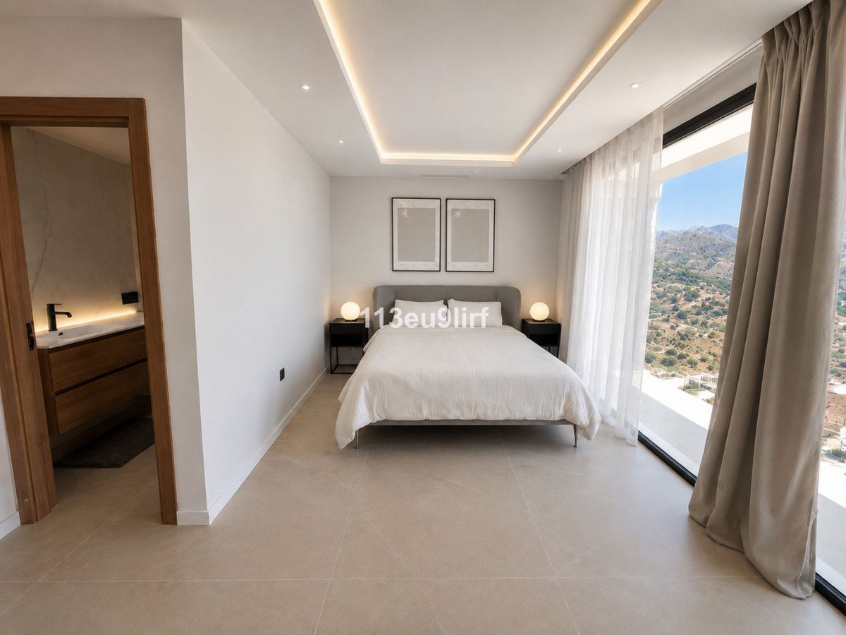 5 Bed Detached Villa in La Cala Golf