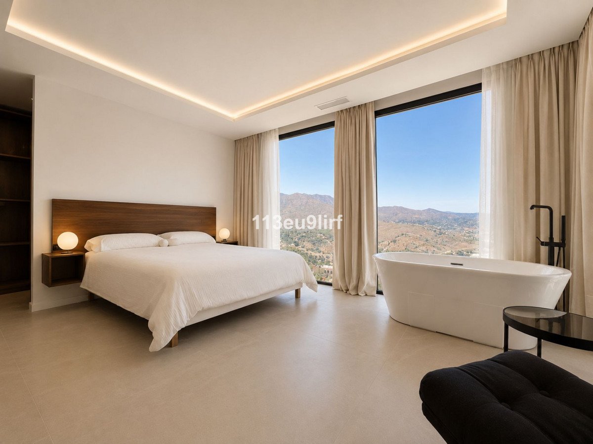 5 Bed Detached Villa in La Cala Golf