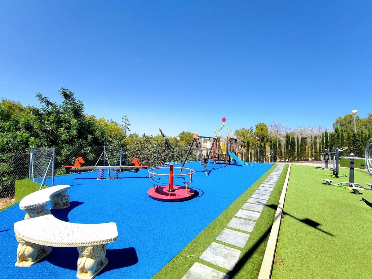 6 Bed Detached Villa in Los Altos