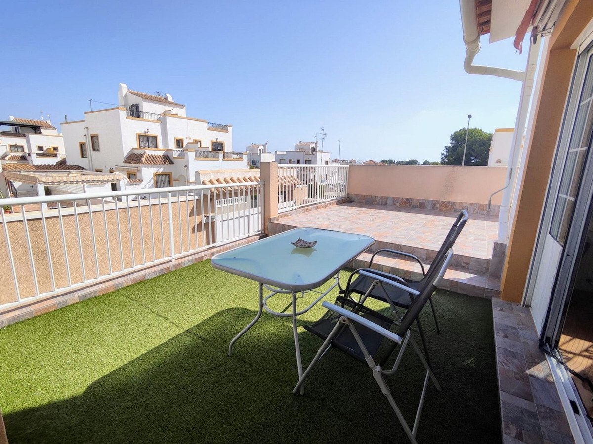 6 Bed Detached Villa in Los Altos