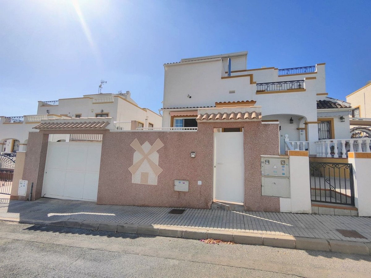6 Bed Detached Villa in Los Altos