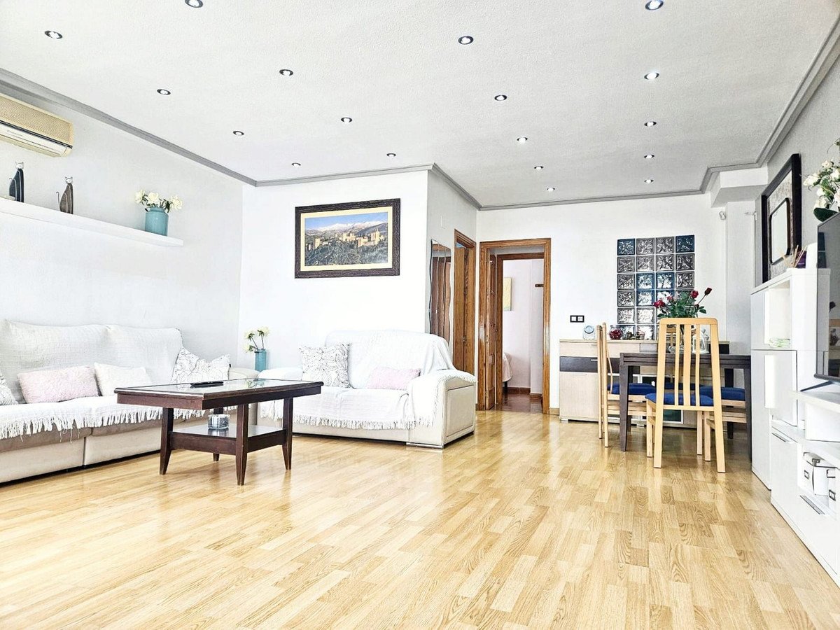 6 Bed Detached Villa in Los Altos