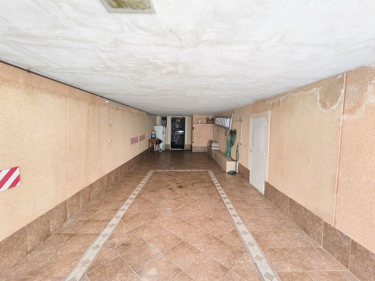 6 Bed Detached Villa in Los Altos