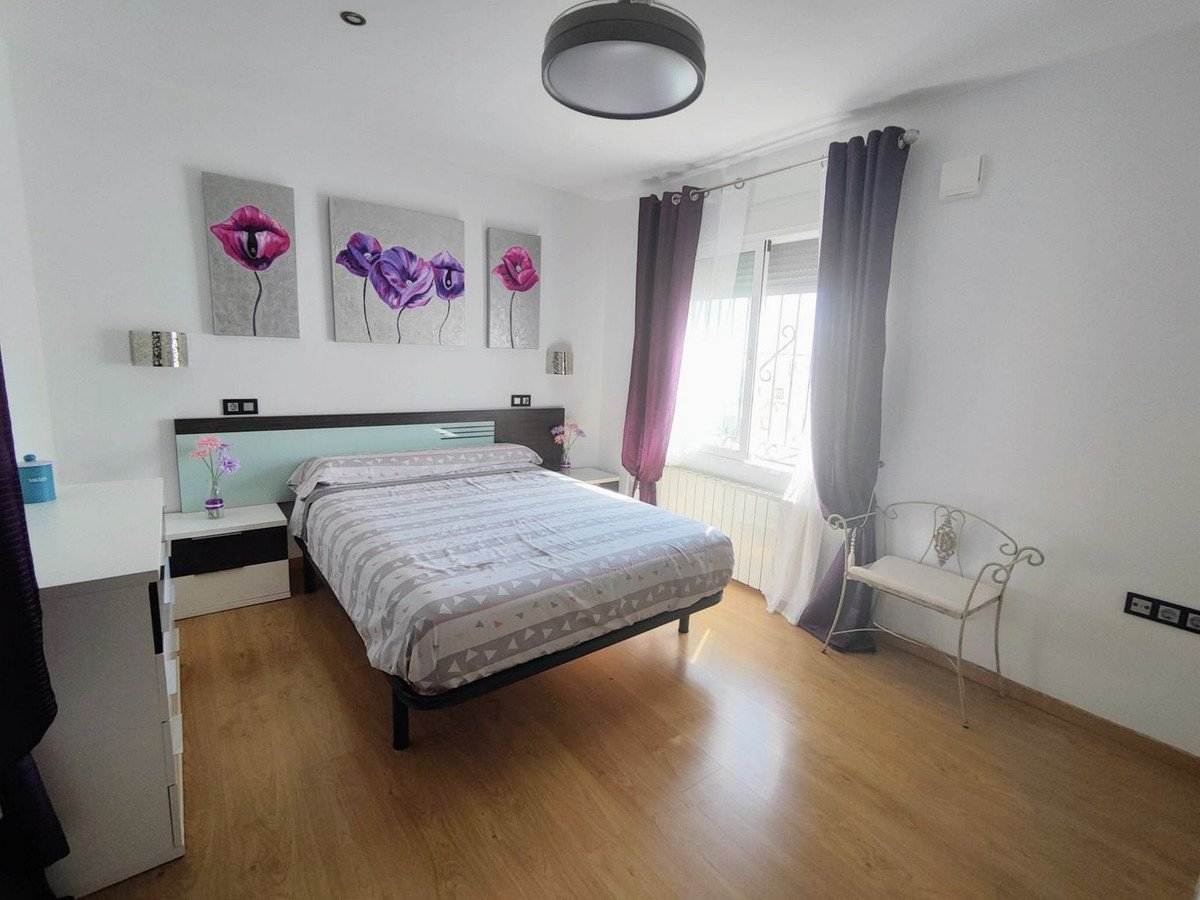 6 Bed Detached Villa in Los Altos