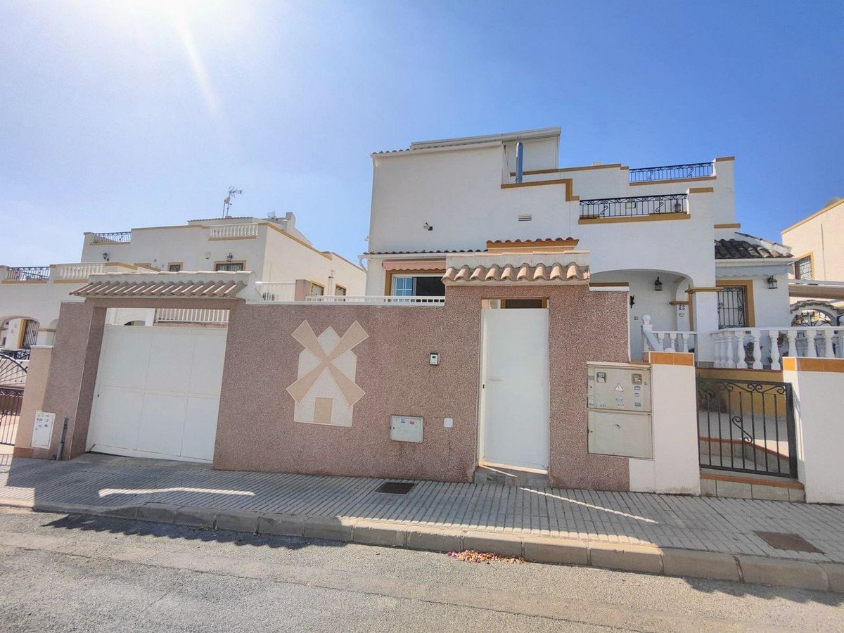 6 Bed Detached Villa in Los Altos