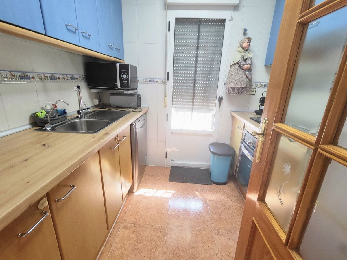 6 Bed Detached Villa in Los Altos