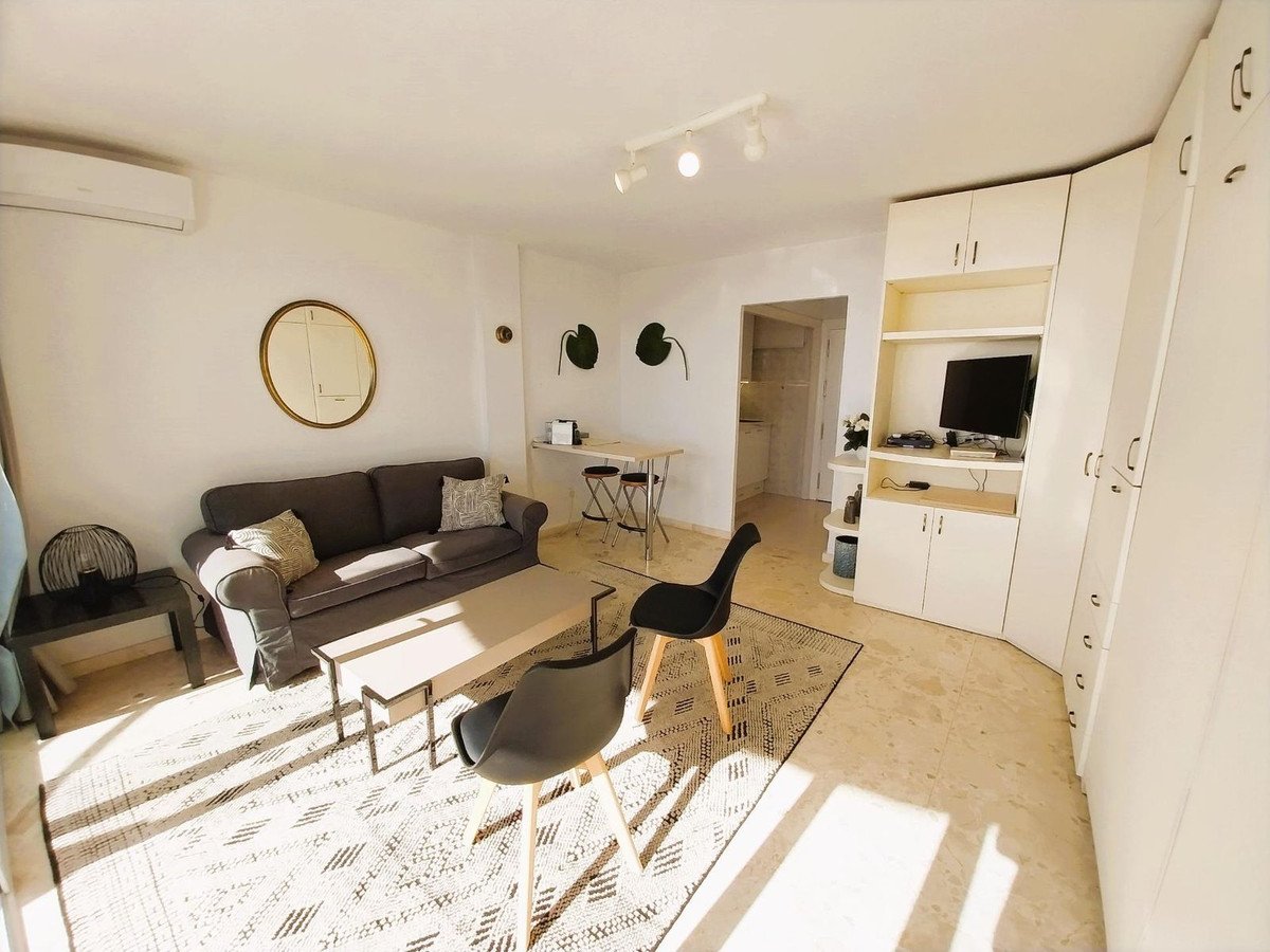 1 Bed Top Floor Studio in Las Chapas