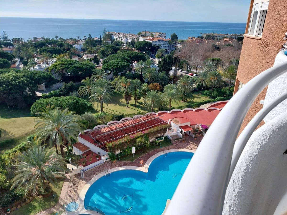 1 Bed Top Floor Studio in Las Chapas