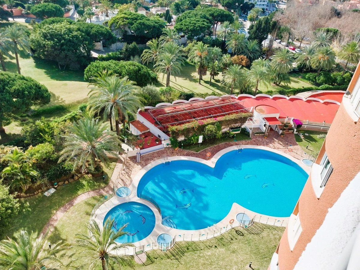 1 Bed Top Floor Studio in Las Chapas