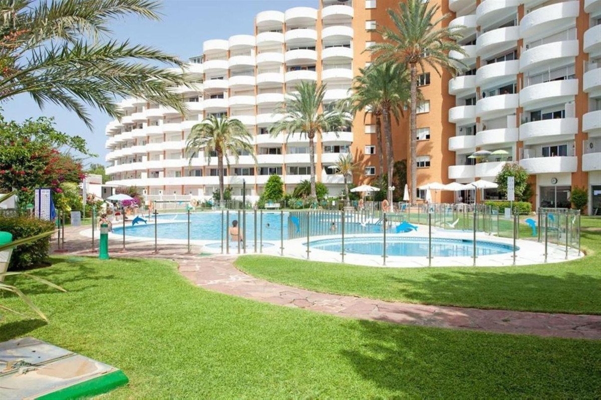 1 Bed Top Floor Studio in Las Chapas