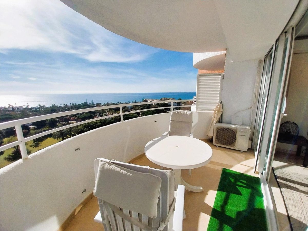 1 Bed Top Floor Studio in Las Chapas