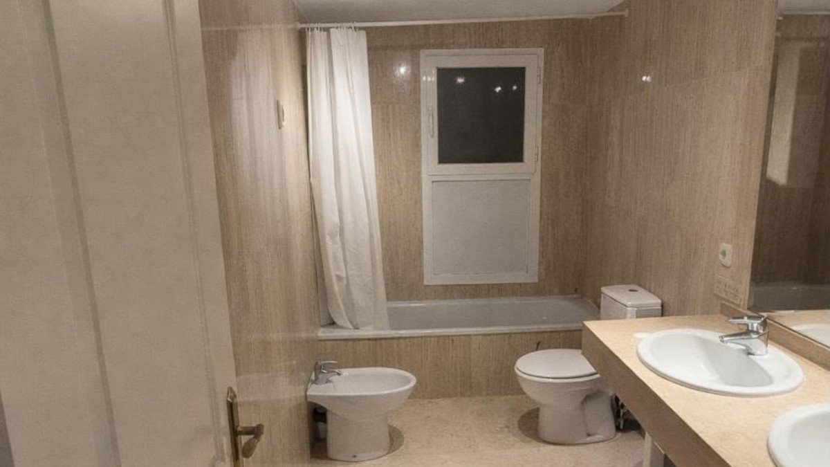 3 Bed Middle Floor Apartment in Marbella