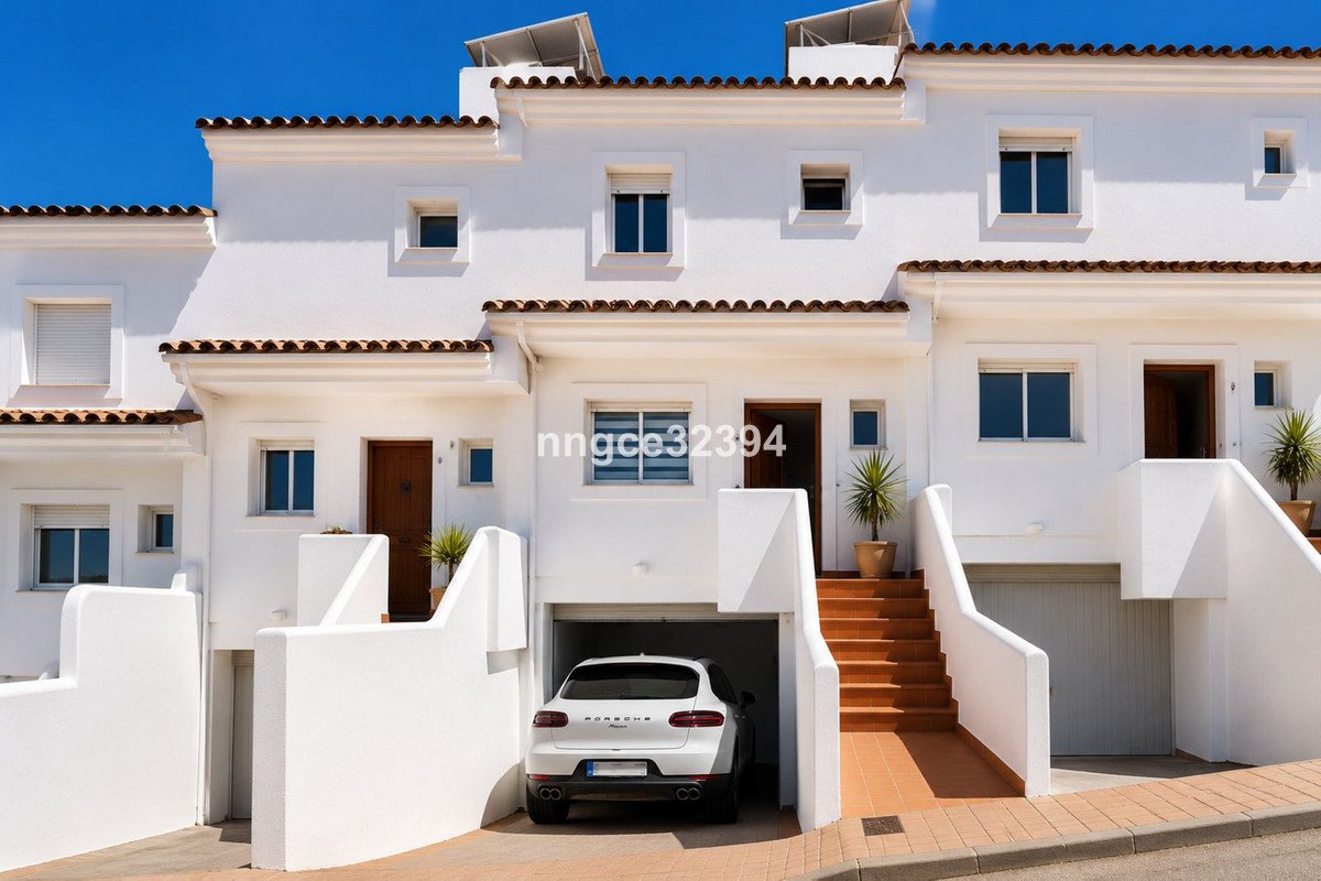 4 Bed Townhouse in New Golden Mile