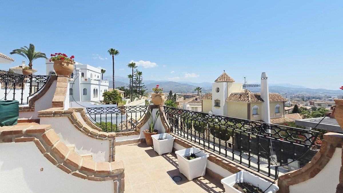 9 Bed Detached Villa in Torre del Mar