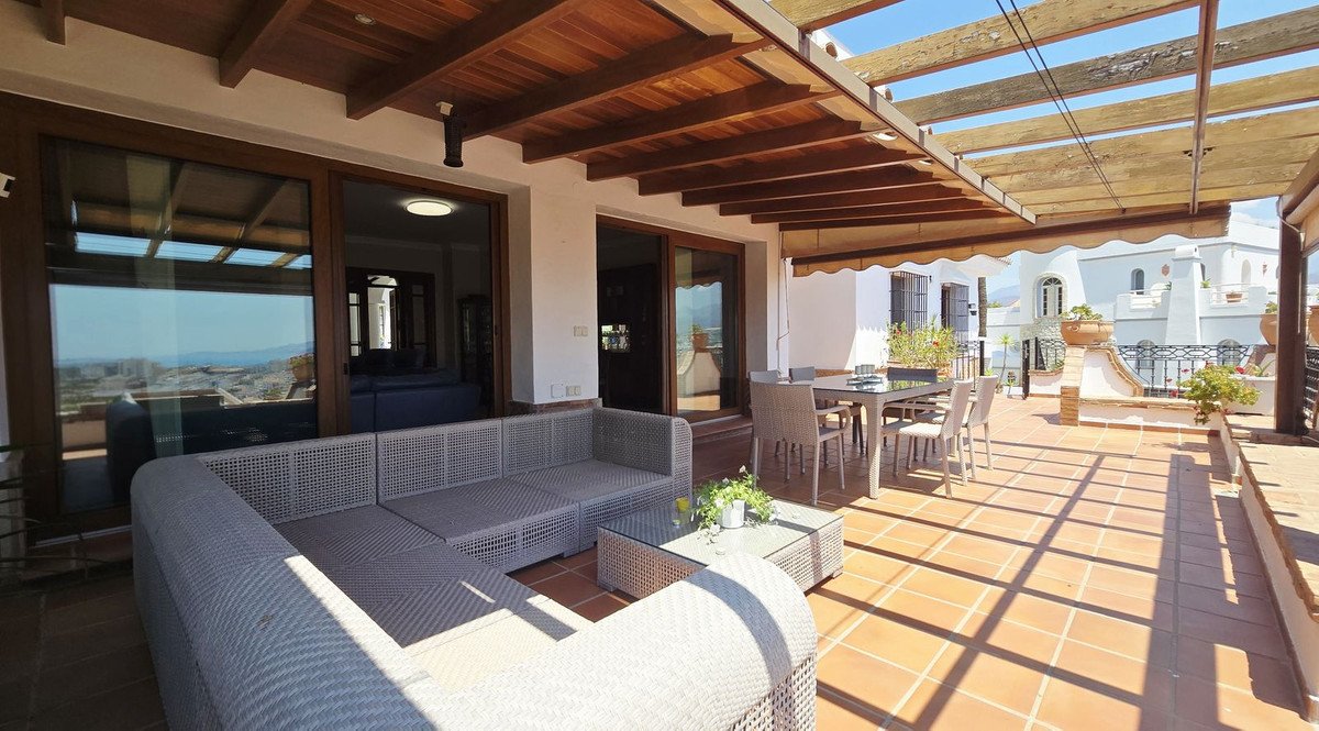 9 Bed Detached Villa in Torre del Mar
