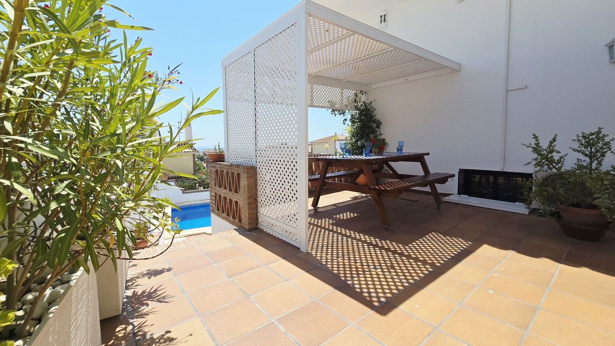 9 Bed Detached Villa in Torre del Mar