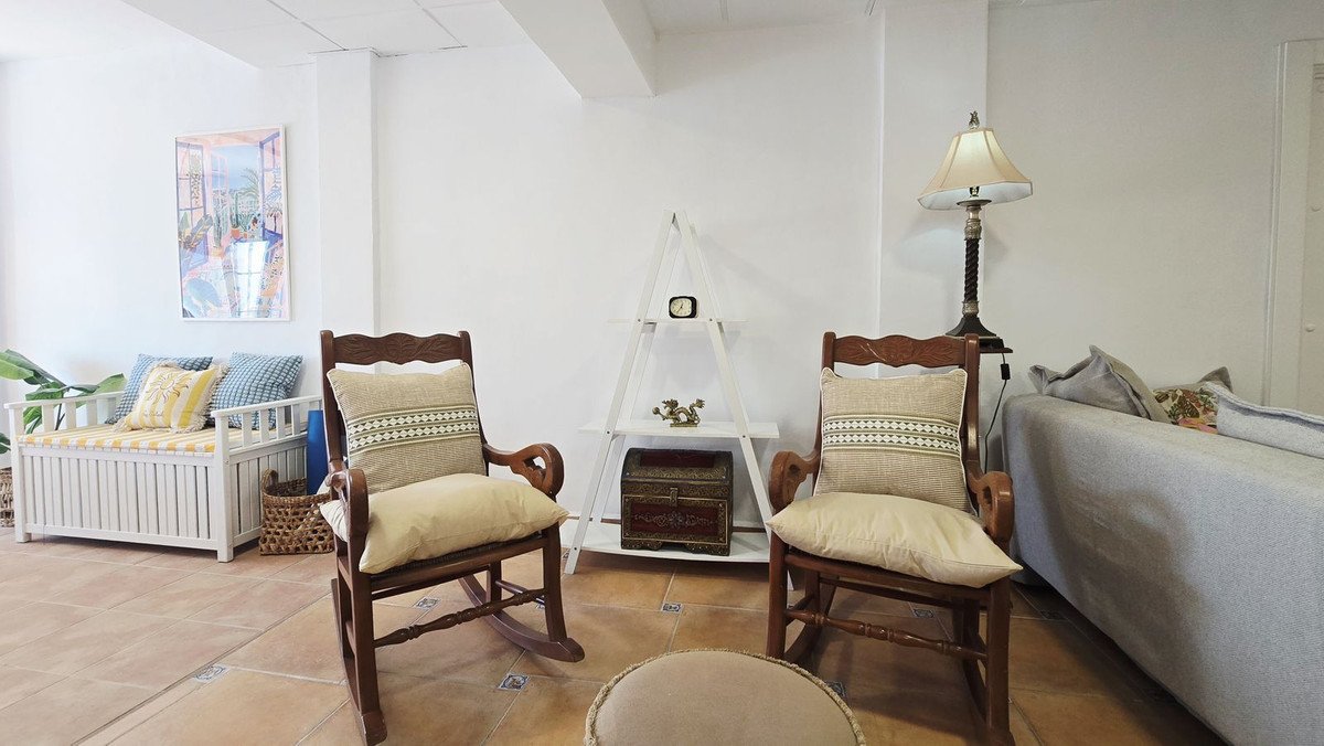 9 Bed Detached Villa in Torre del Mar