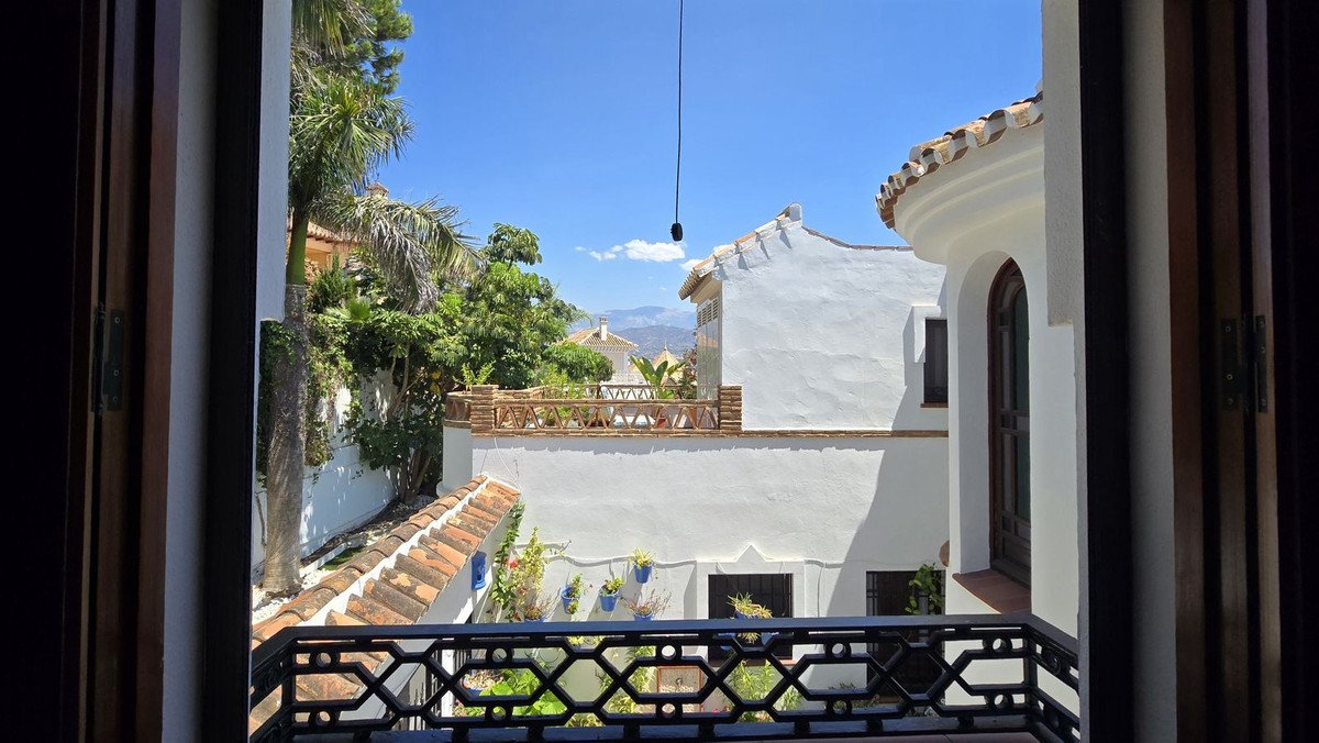 9 Bed Detached Villa in Torre del Mar