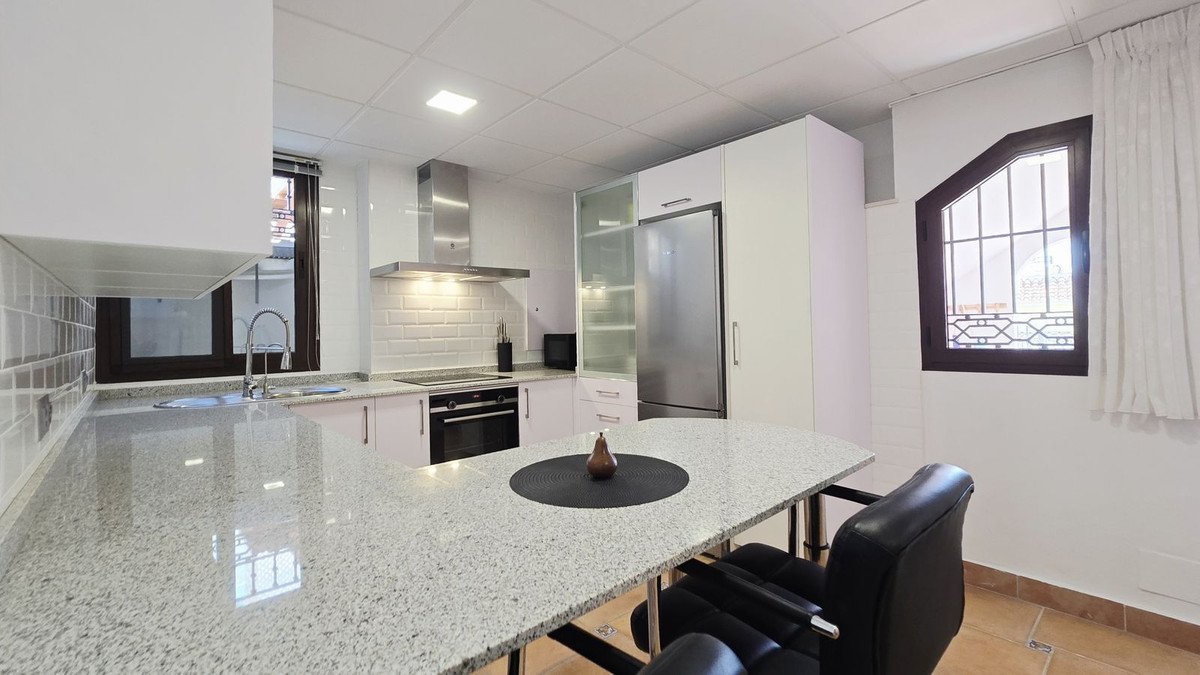 9 Bed Detached Villa in Torre del Mar
