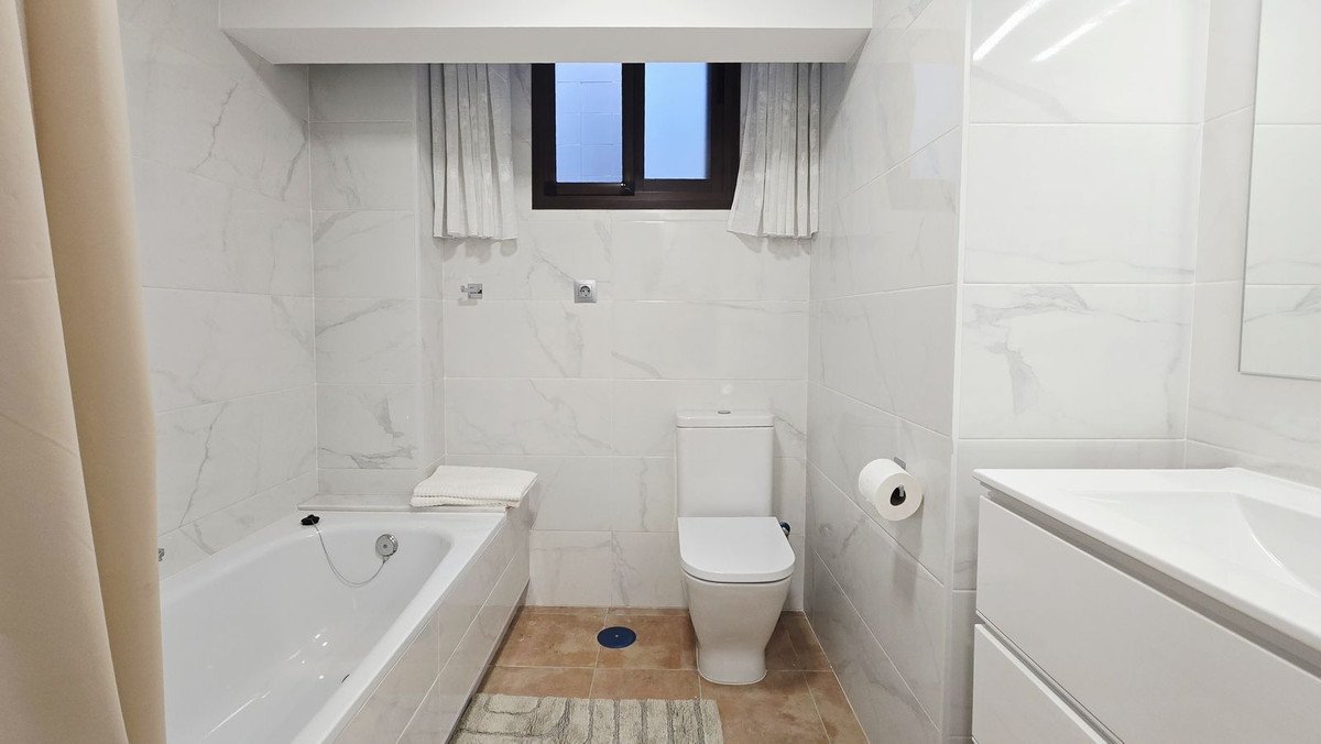 9 Bed Detached Villa in Torre del Mar