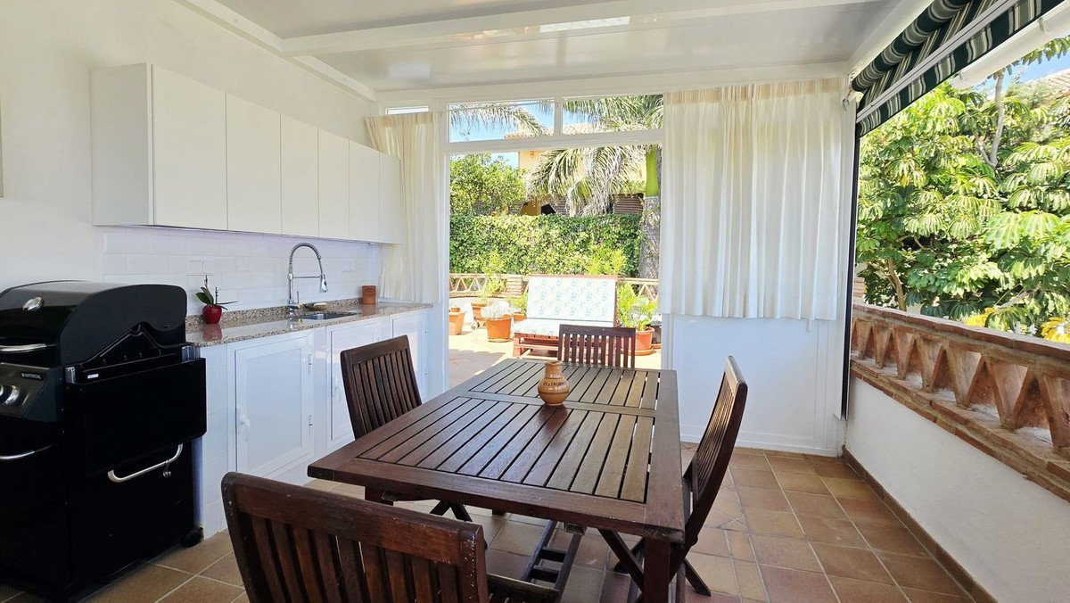 9 Bed Detached Villa in Torre del Mar