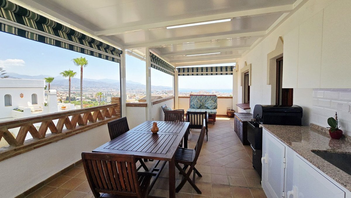 9 Bed Detached Villa in Torre del Mar