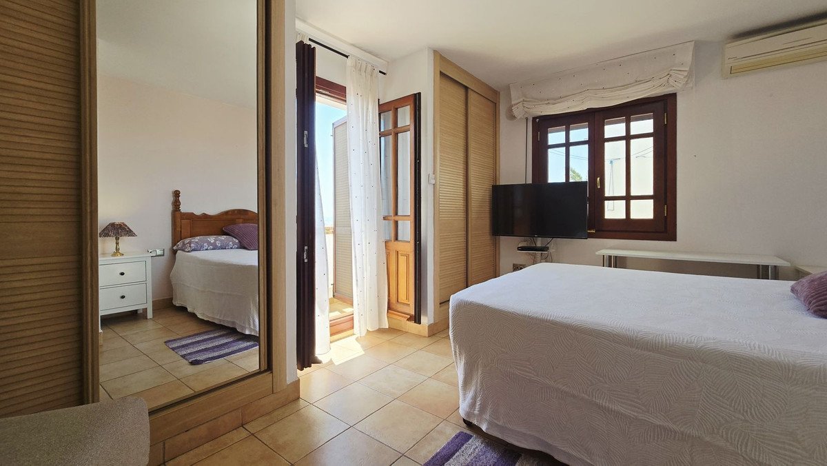 9 Bed Detached Villa in Torre del Mar