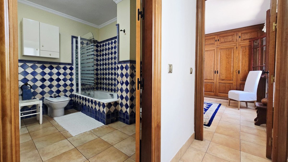 9 Bed Detached Villa in Torre del Mar