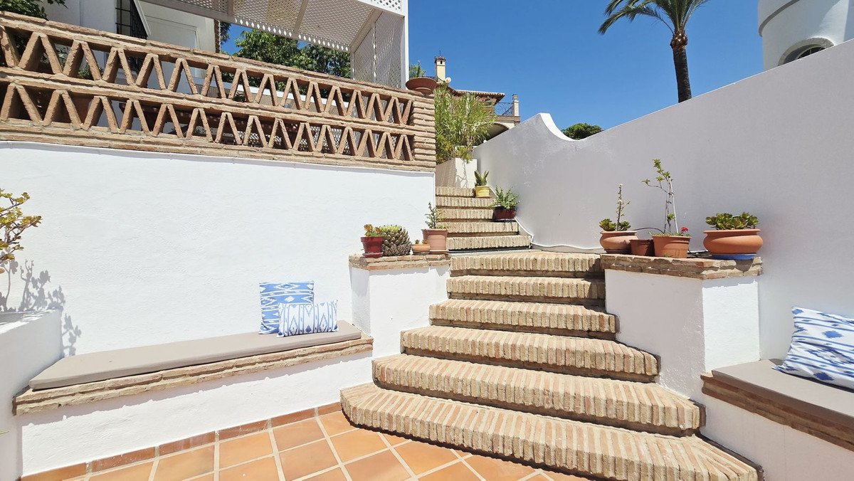 9 Bed Detached Villa in Torre del Mar