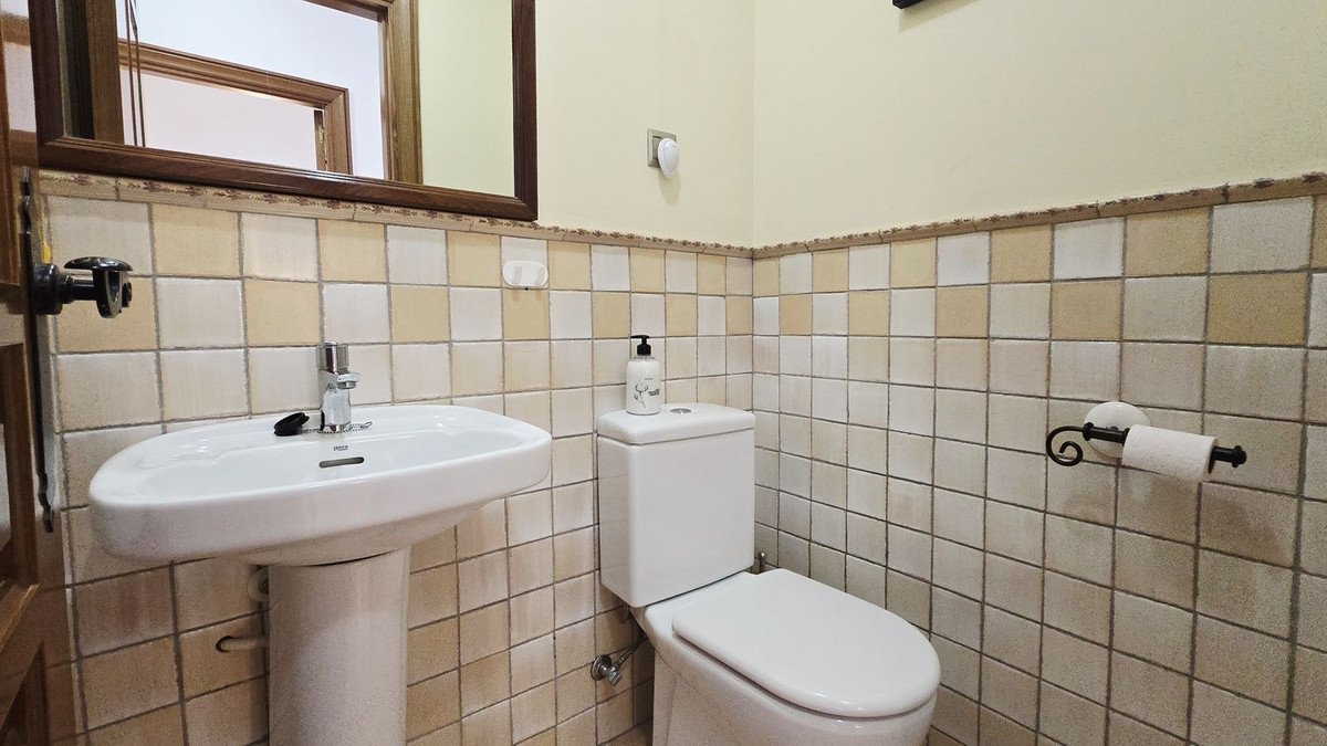 9 Bed Detached Villa in Torre del Mar