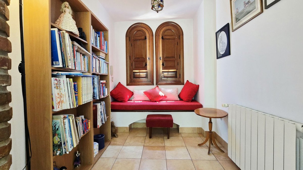 9 Bed Detached Villa in Torre del Mar