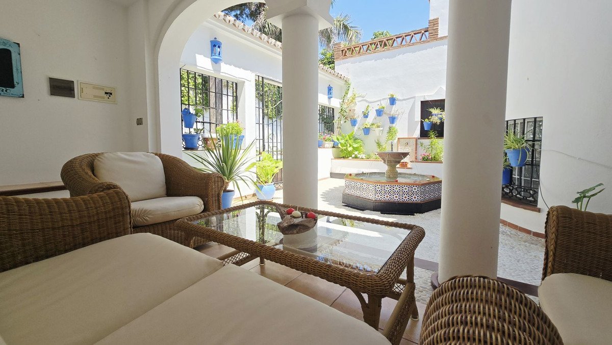 9 Bed Detached Villa in Torre del Mar