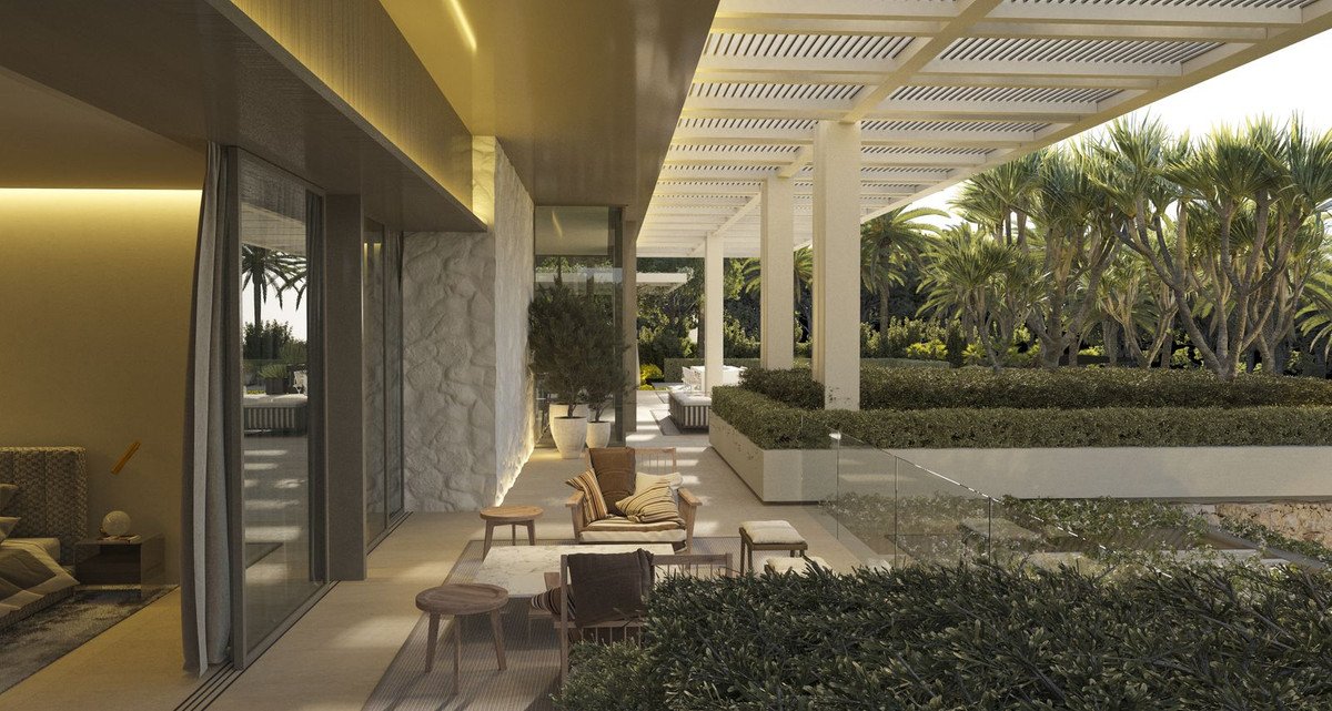 7 Bed Residential Plot in Nueva Andalucía