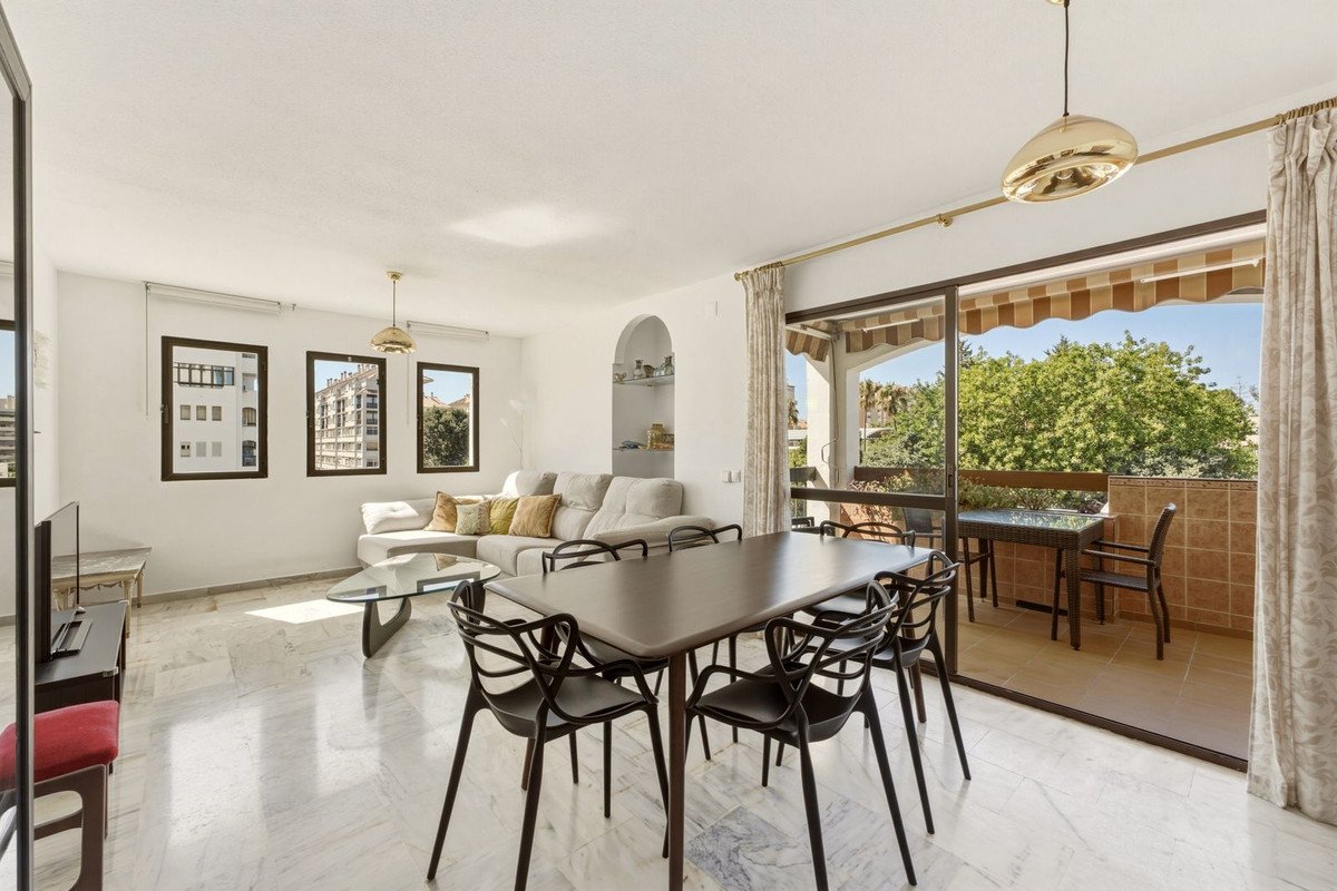 3 Bed Middle Floor Apartment in Fuengirola