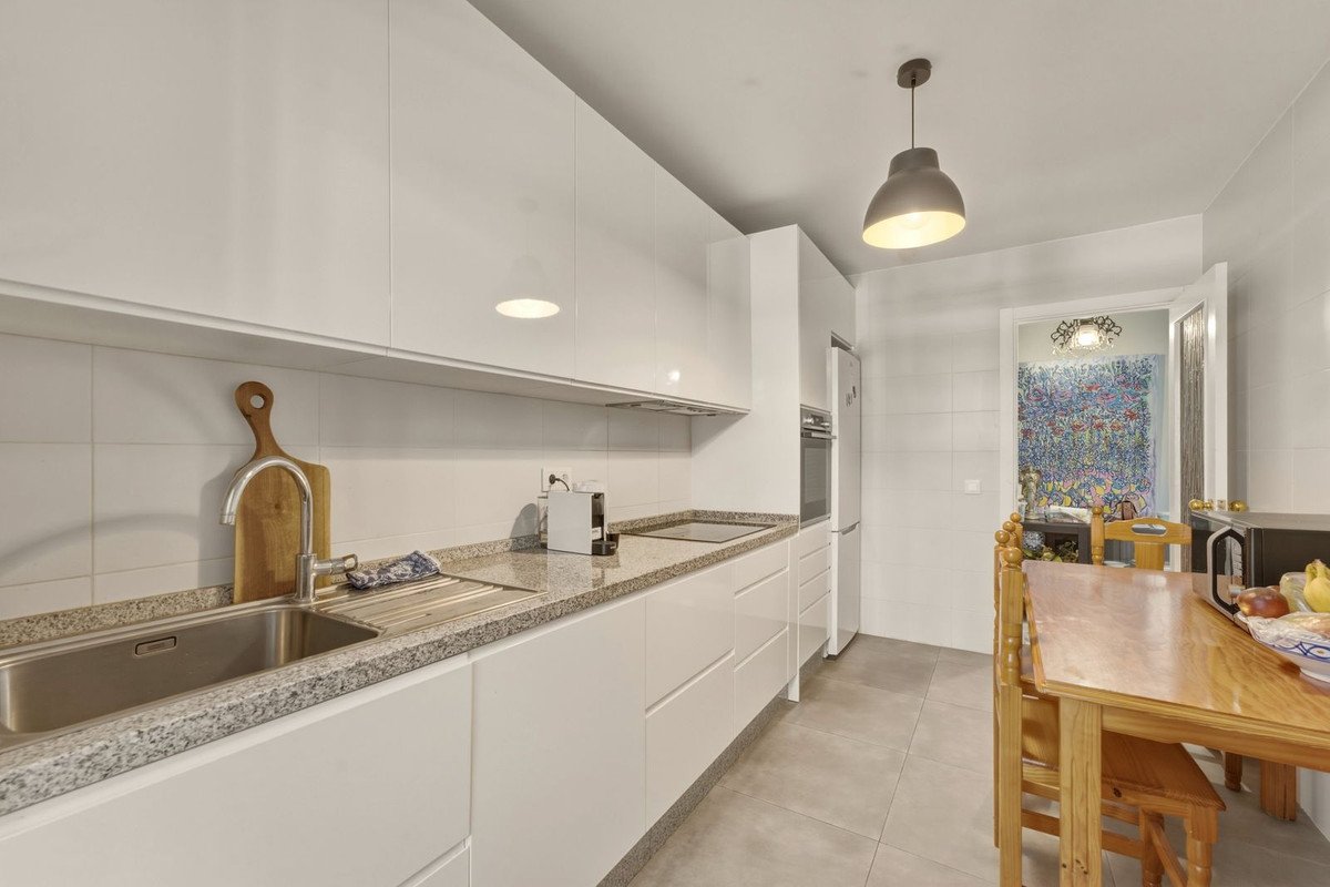 3 Bed Middle Floor Apartment in Fuengirola