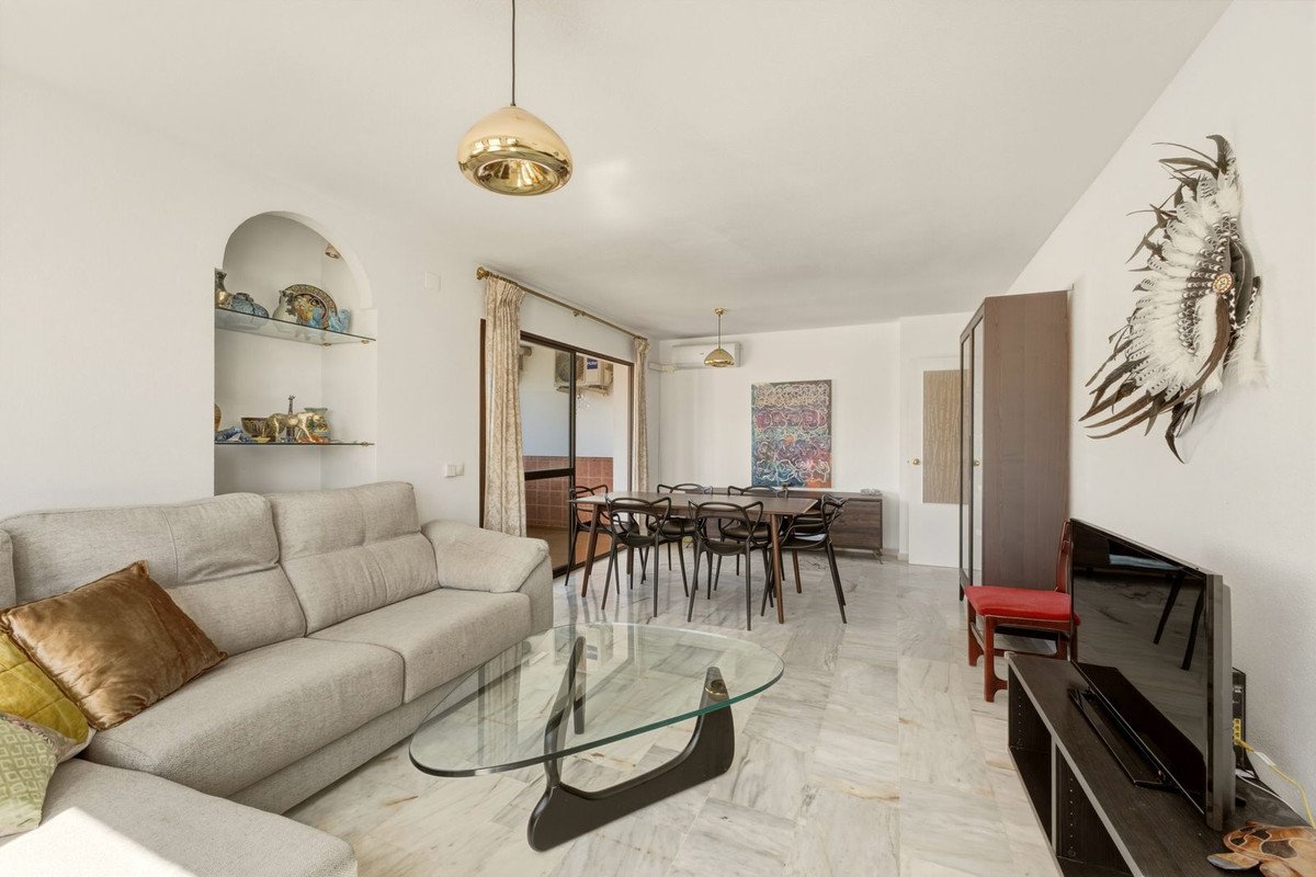 3 Bed Middle Floor Apartment in Fuengirola