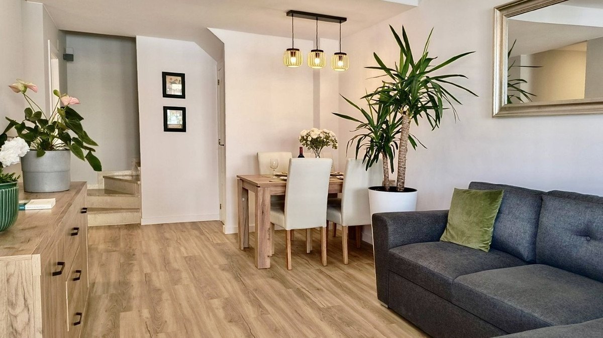 3 Bed Townhouse in Los Altos