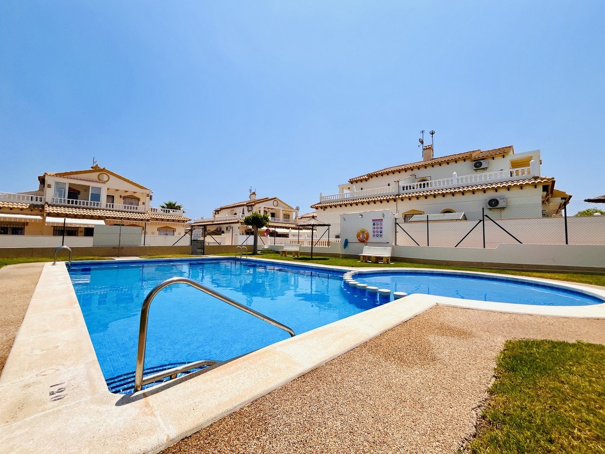 3 Bed Townhouse in Los Altos