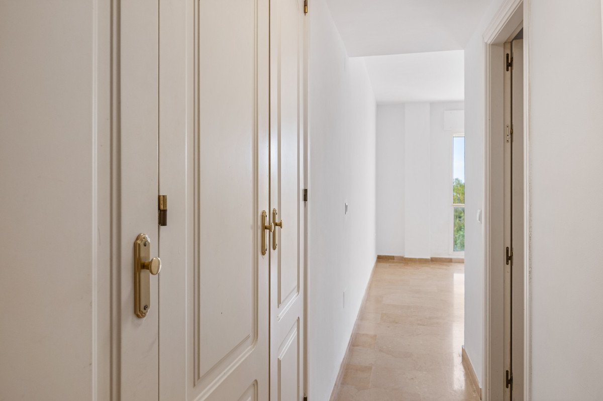2 Bed Penthouse in El Paraiso