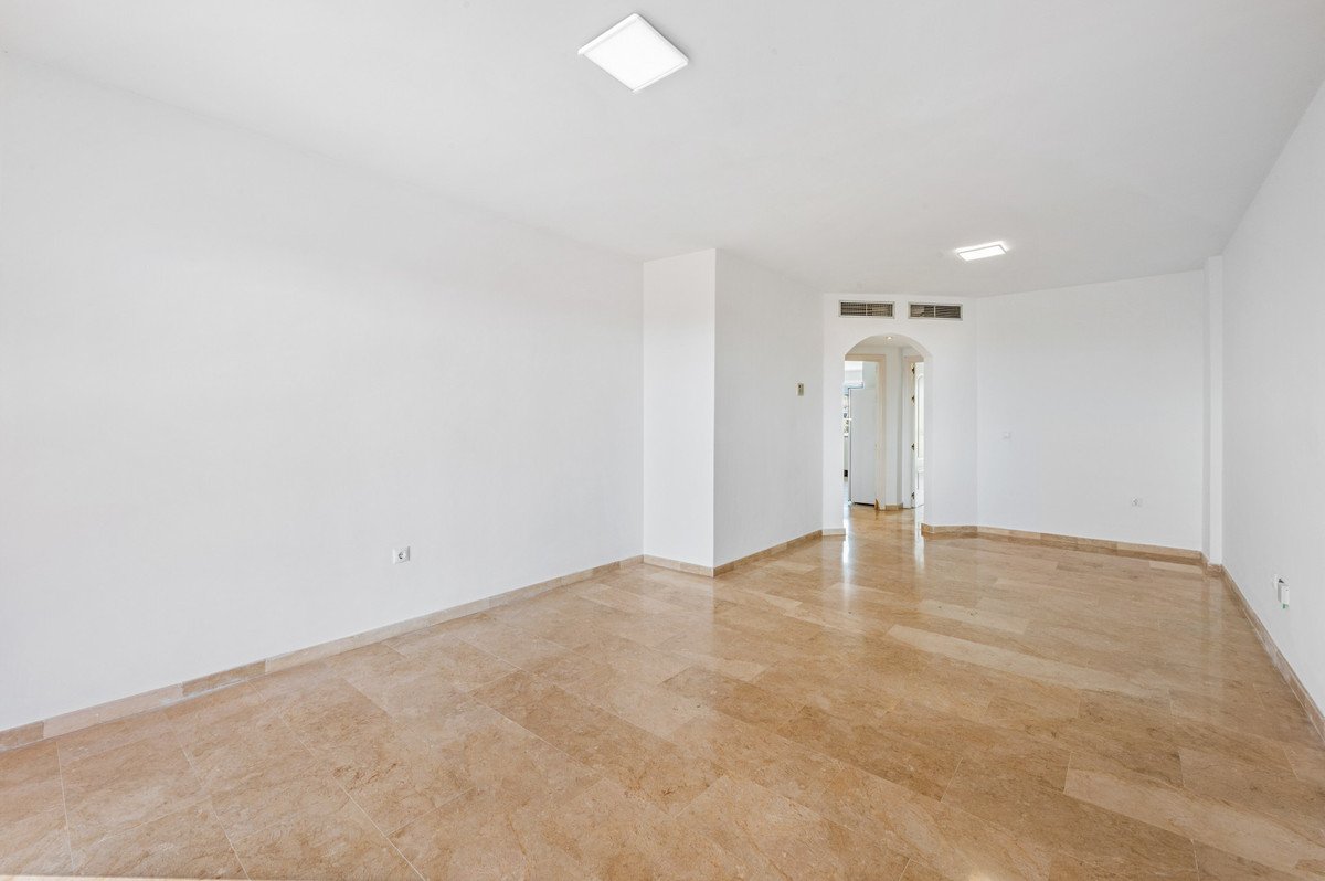 2 Bed Penthouse in El Paraiso