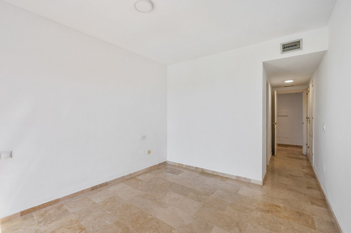2 Bed Penthouse in El Paraiso