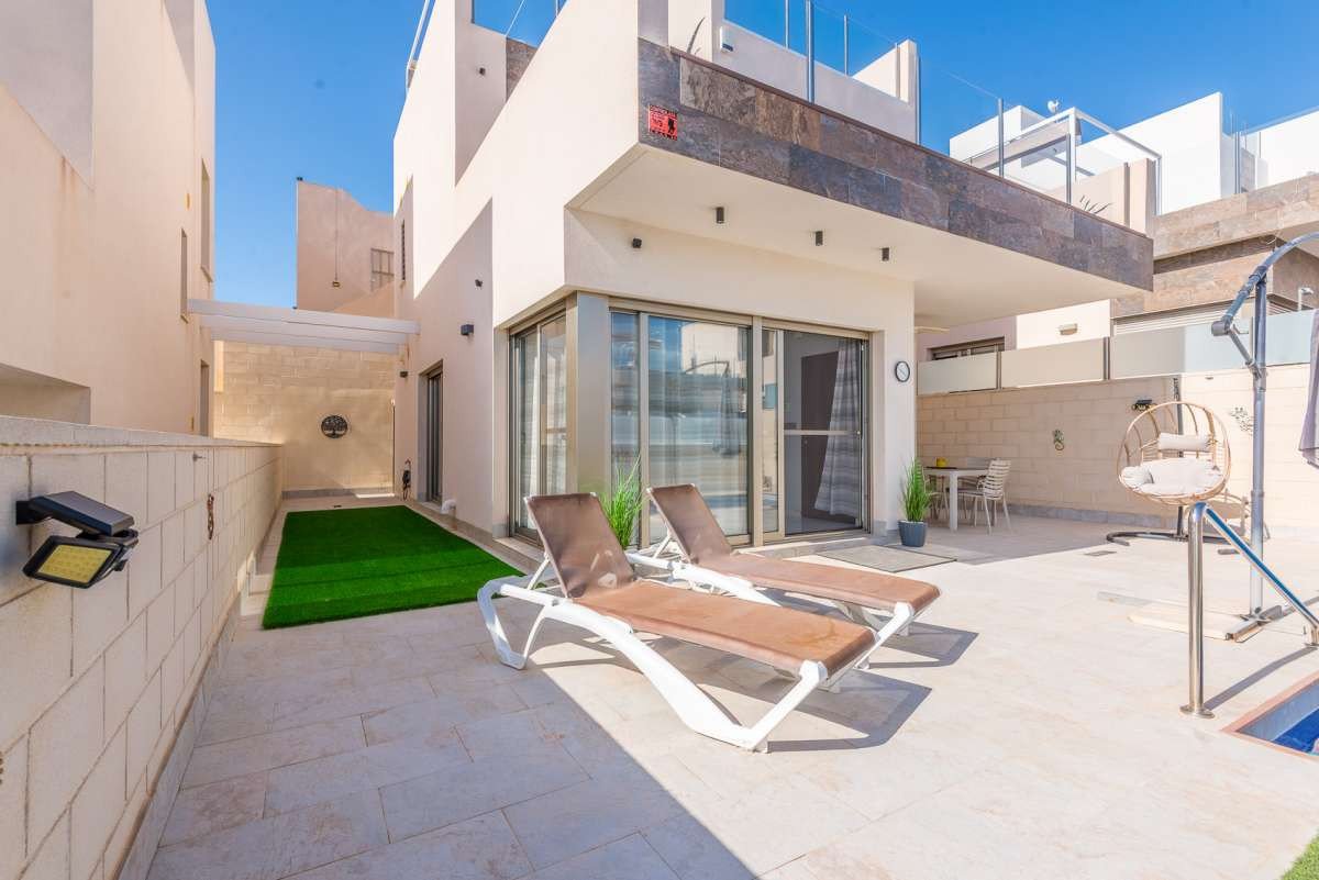 3 Bed Detached Villa in Orihuela Costa