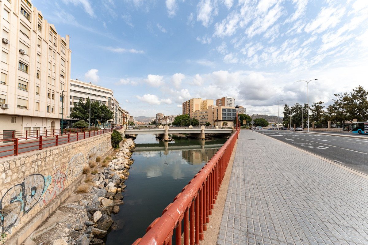 3 Bed Middle Floor Apartment in Málaga Centro