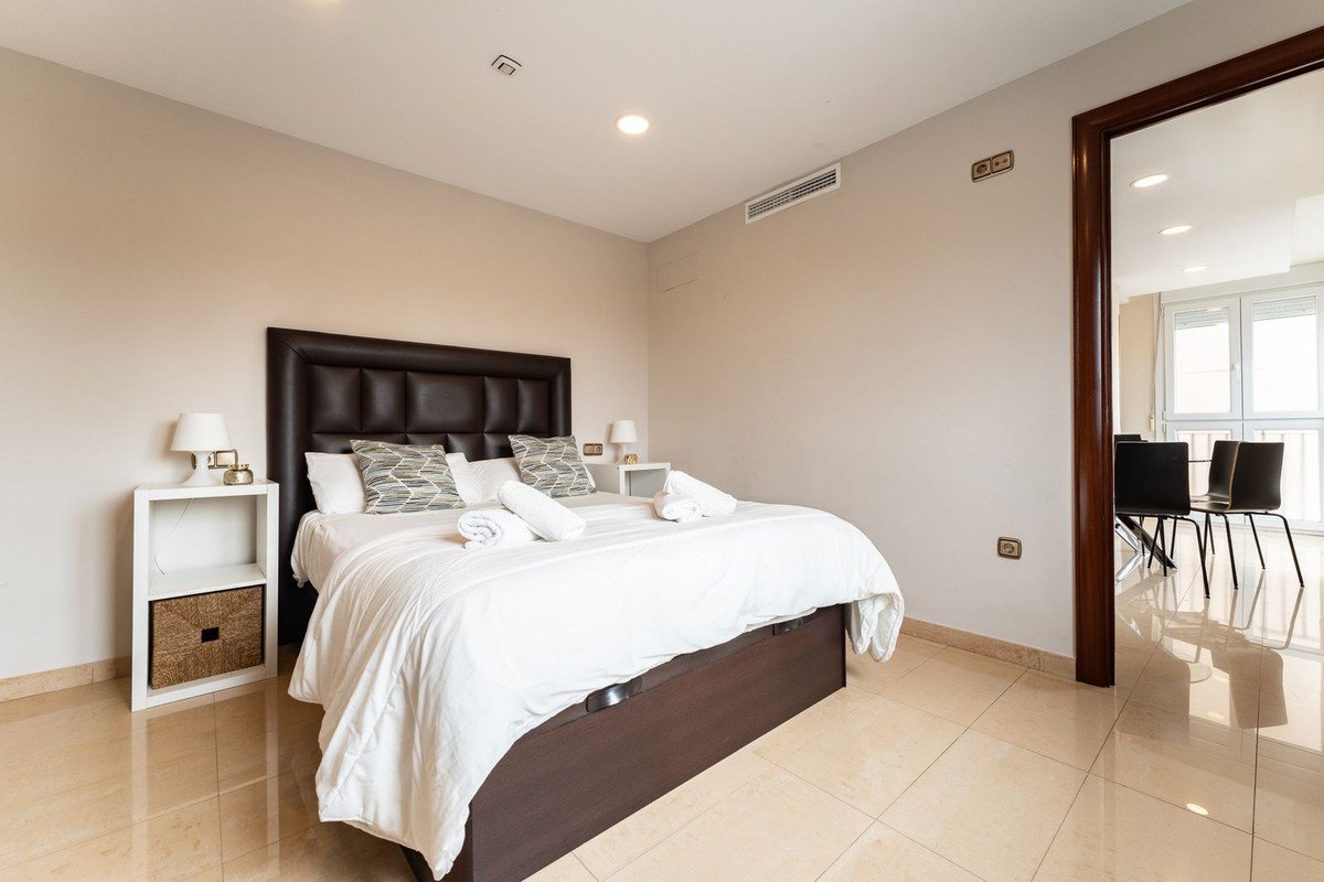 3 Bed Middle Floor Apartment in Málaga Centro