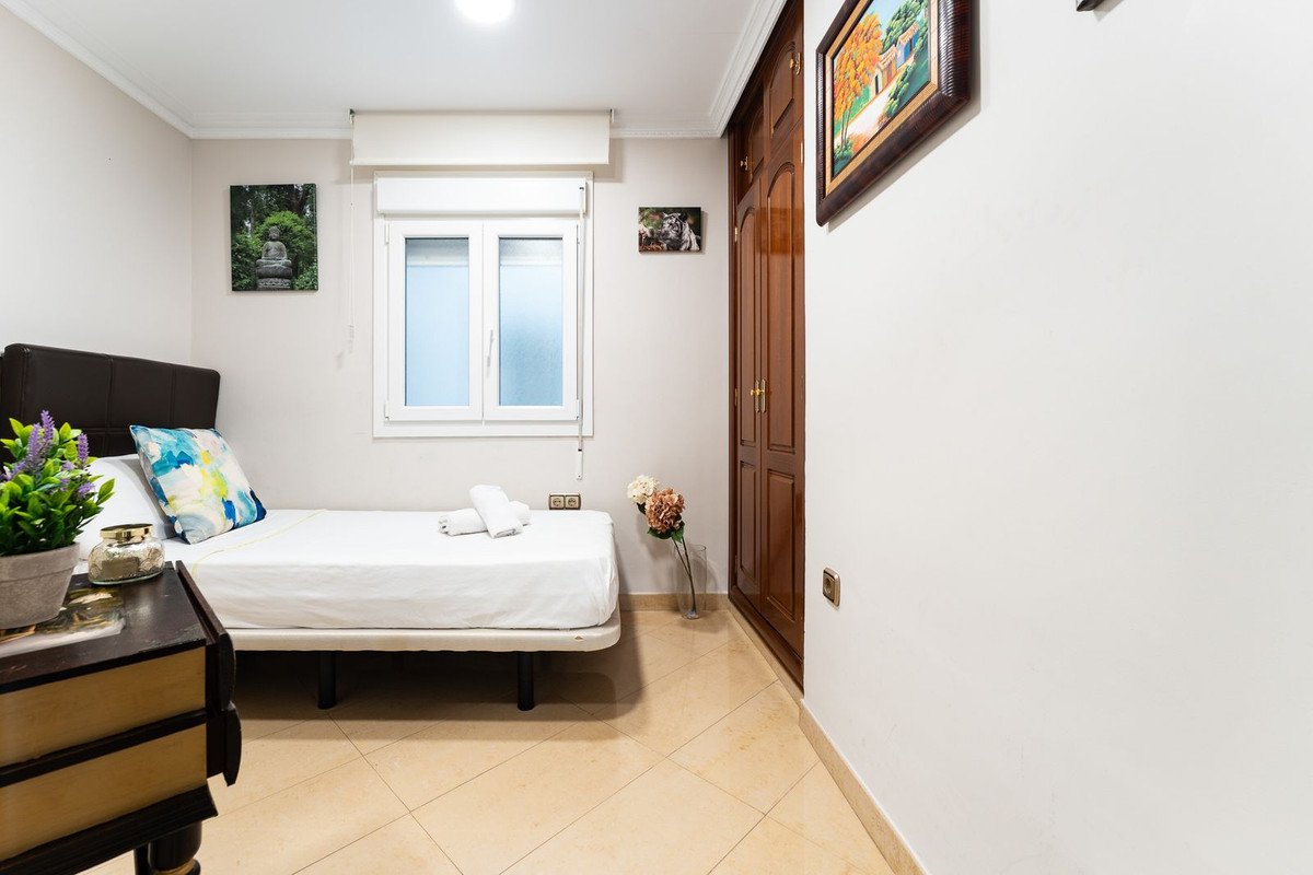 3 Bed Middle Floor Apartment in Málaga Centro