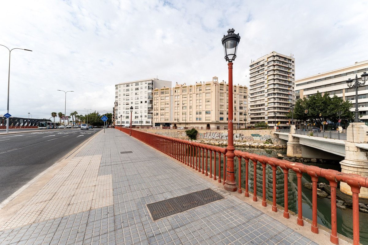 3 Bed Middle Floor Apartment in Málaga Centro
