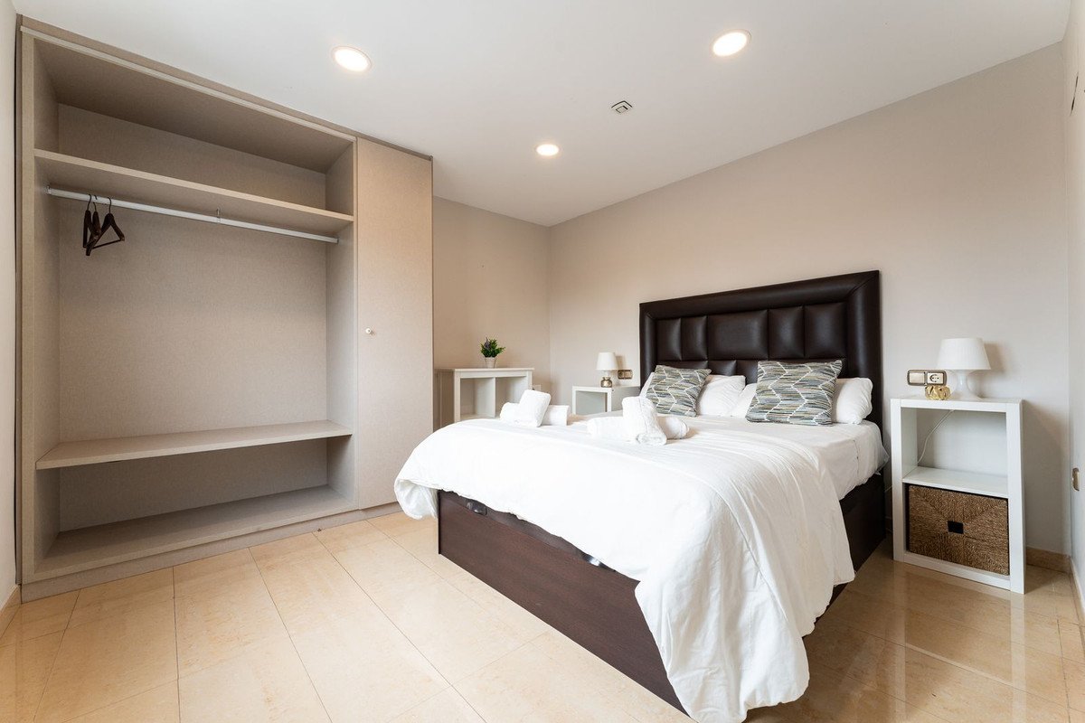 3 Bed Middle Floor Apartment in Málaga Centro