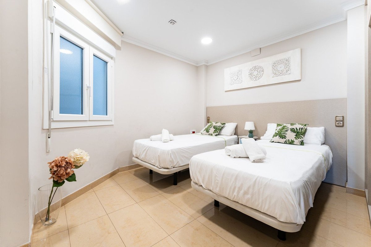 3 Bed Middle Floor Apartment in Málaga Centro