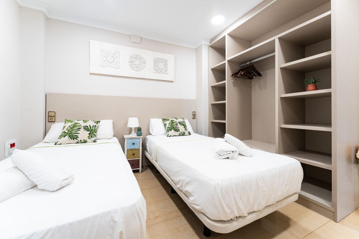 3 Bed Middle Floor Apartment in Málaga Centro