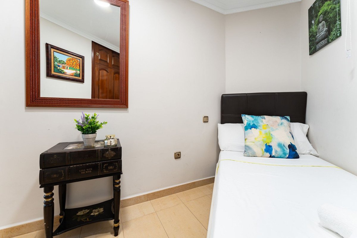 3 Bed Middle Floor Apartment in Málaga Centro